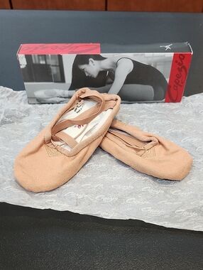NEW - CAPEZIO Canvas Pro Tan Ballet Slippers - Split Sole (box B)